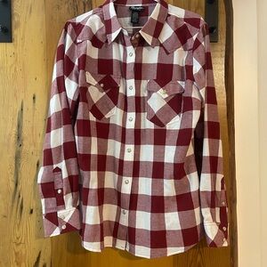 Women’s Wrangler Pearl Snap Shirt